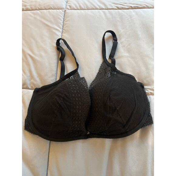 Incredible by Victoria’s Secret black plunge lace‎ bra, 34DD ￼ - Picture 1 of 4